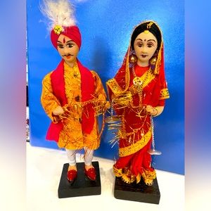 Vintage Pair of  2 Cloth Wedding 8” Dolls Figurines India Beautiful details